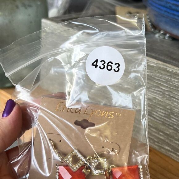 Erica Lyons Fashion Earrings - Picture 7 of 7